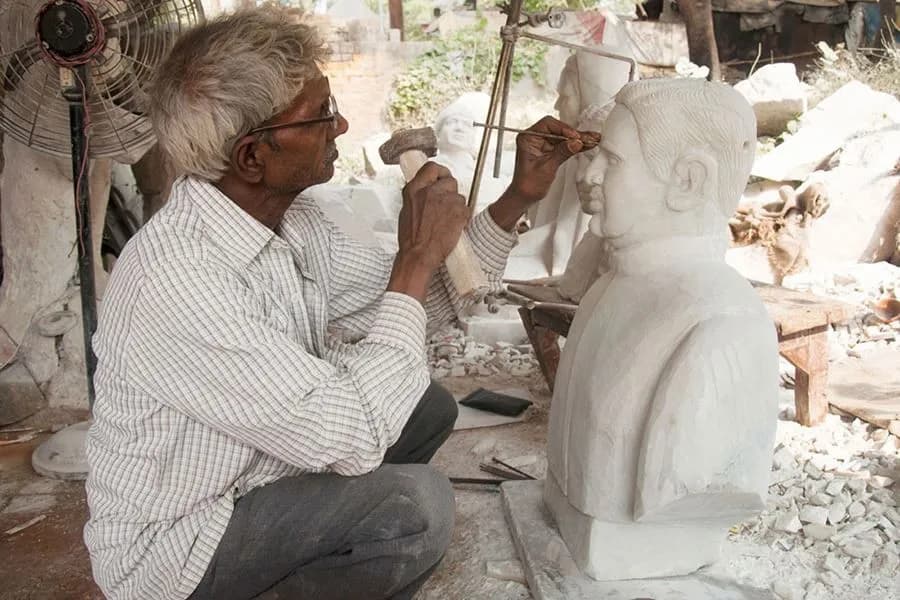 Rzeźby z kamienia: Historia, techniki i emocje w sztuce kamiennej Rzeźby z kamienia: Historia, techniki i emocje w sztuce kamiennej