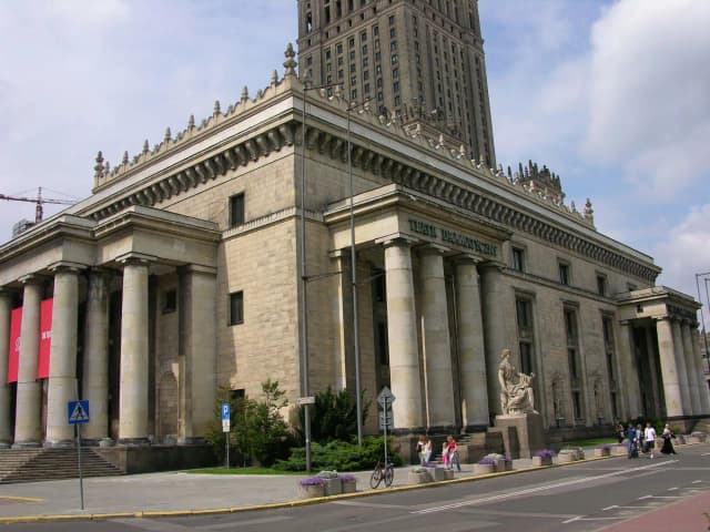 Teatry w Warszawie - poznaj nazwy i najważniejsze informacje Teatry w Warszawie - poznaj nazwy i najważniejsze informacje