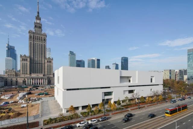 Nowe muzeum sztuki nowoczesnej w Warszawie – co warto wiedzieć? Nowe muzeum sztuki nowoczesnej w Warszawie – co warto wiedzieć?