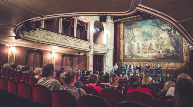 Najlepsze spektakle w Bielsku-Białej, które musisz zobaczyć tej jesieni Najlepsze spektakle w Bielsku-Białej, które musisz zobaczyć tej jesieni