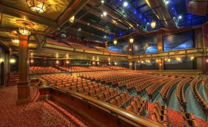 Teatr Buffo widownia: poznaj pojemność i układ miejsc w audytorium Teatr Buffo widownia: poznaj pojemność i układ miejsc w audytorium
