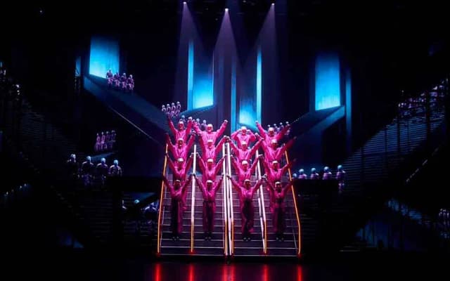 Sylwester w teatrze Roma: wyjątkowe wydarzenie z We Will Rock You Sylwester w teatrze Roma: wyjątkowe wydarzenie z We Will Rock You