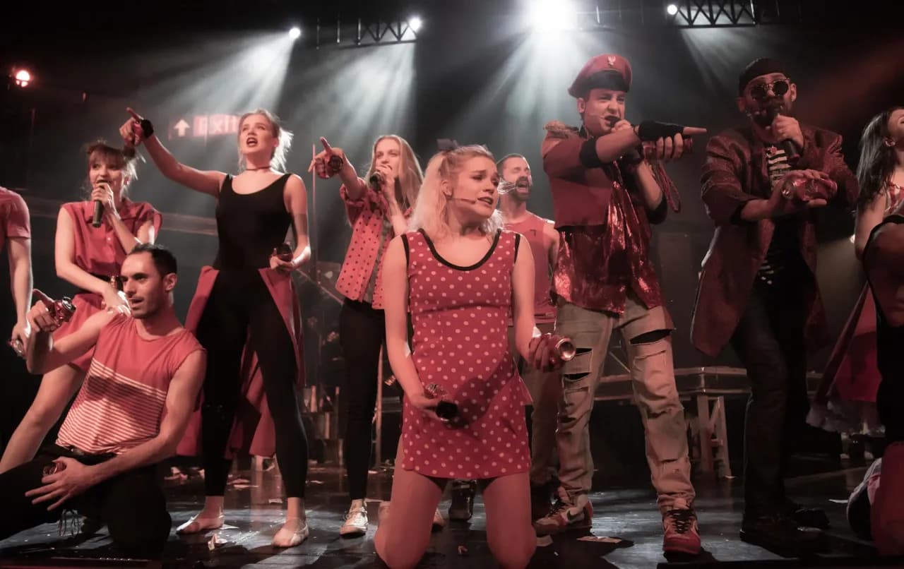 Metro spektakl: historia, emocje i sukcesy na polskiej scenie Metro spektakl: historia, emocje i sukcesy na polskiej scenie