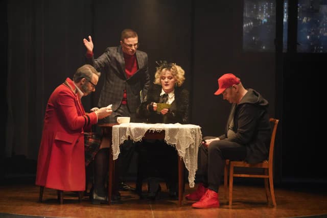 Tango Mrożka - historia, znaczenie i najlepsze spektakle na scenie Tango Mrożka - historia, znaczenie i najlepsze spektakle na scenie