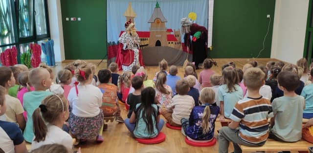 Teatr Skrzat – edukacyjne spektakle dla dzieci w Polsce, które zachwycają Teatr Skrzat – edukacyjne spektakle dla dzieci w Polsce, które zachwycają