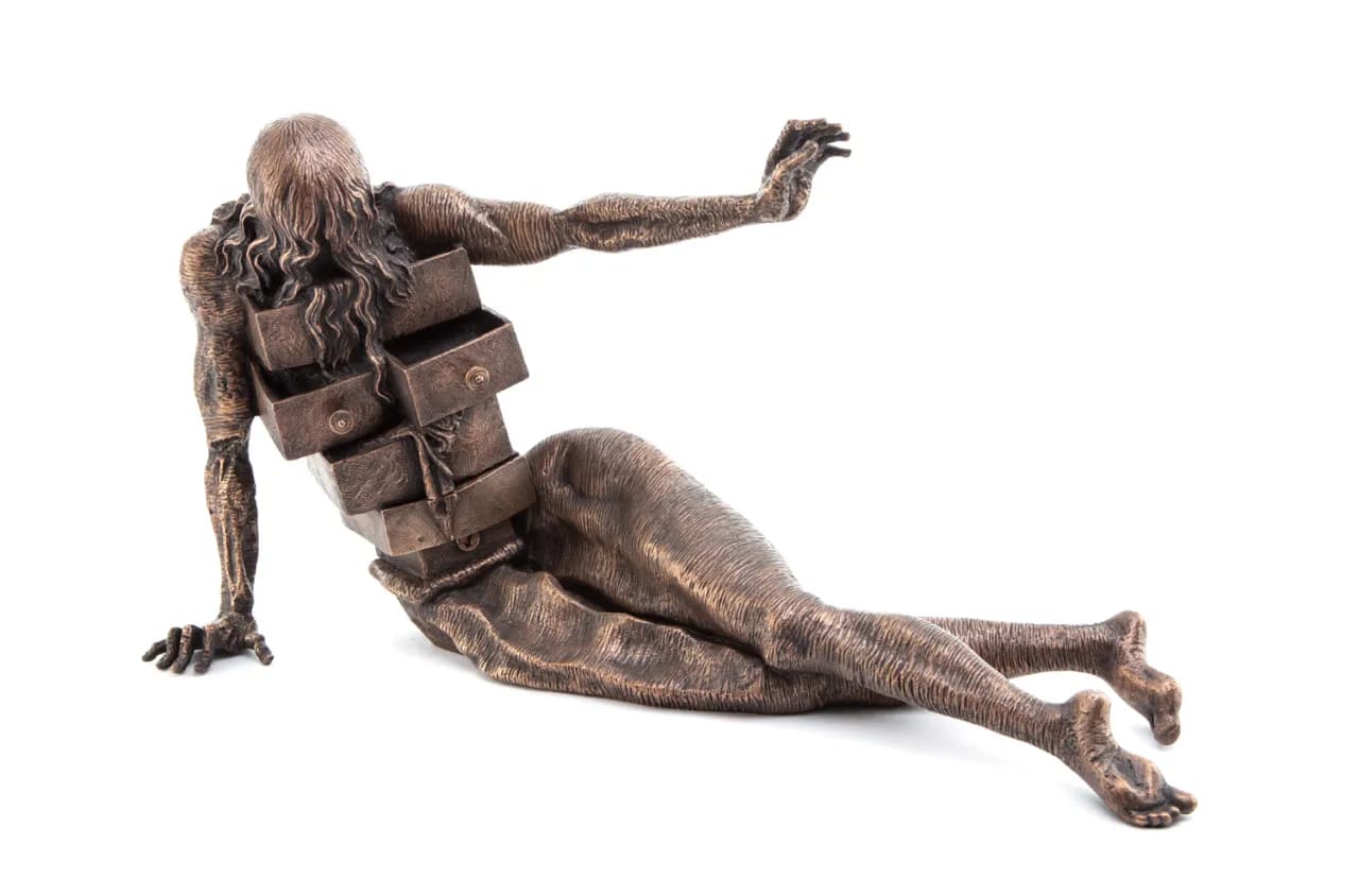 Rzeźby Salvadora Dalí: odkryj ich głębokie znaczenie i emocje Rzeźby Salvadora Dalí: odkryj ich głębokie znaczenie i emocje