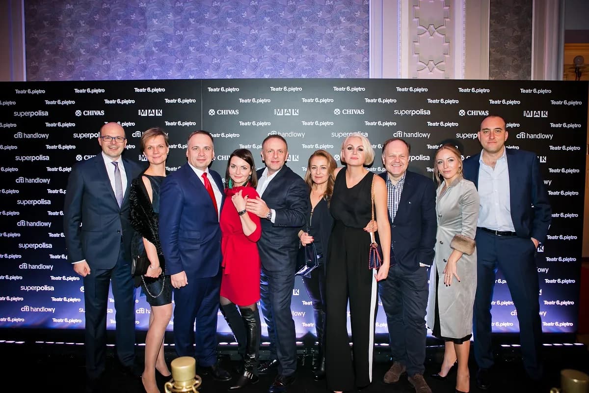 Niezwyciężony w teatrze 6 piętro – poznaj fabułę i obsadę spektaklu Niezwyciężony w teatrze 6 piętro – poznaj fabułę i obsadę spektaklu