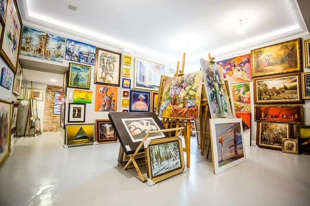 Galeria sztuki współczesnej Foksal 17 – wyjątkowe olejne obrazy w Warszawie Galeria sztuki współczesnej Foksal 17 – wyjątkowe olejne obrazy w Warszawie