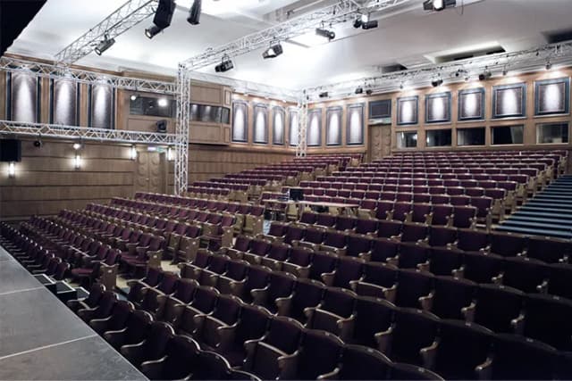 Teatr 6 piętro sala – idealne miejsce na wydarzenia i spektakle Teatr 6 piętro sala – idealne miejsce na wydarzenia i spektakle