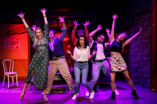 Spektakl Friends w Polsce: Odkryj różnorodność przedstawień teatralnych Spektakl Friends w Polsce: Odkryj różnorodność przedstawień teatralnych