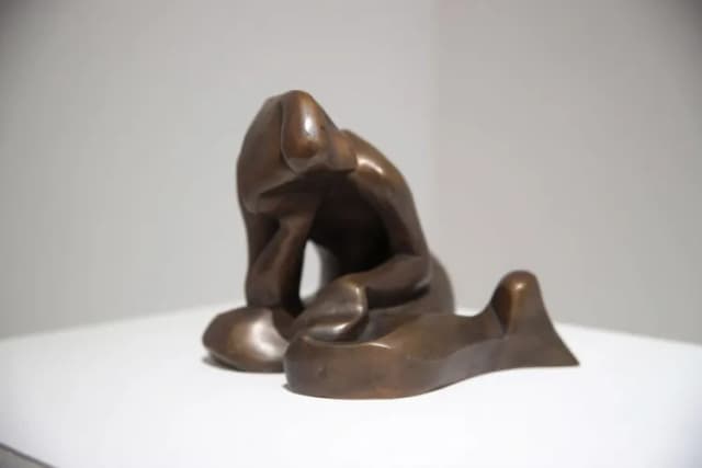 Rzeźba Katarzyny Kobro: Odkryj jej niezwykłe dzieła i wpływ na sztukę Rzeźba Katarzyny Kobro: Odkryj jej niezwykłe dzieła i wpływ na sztukę