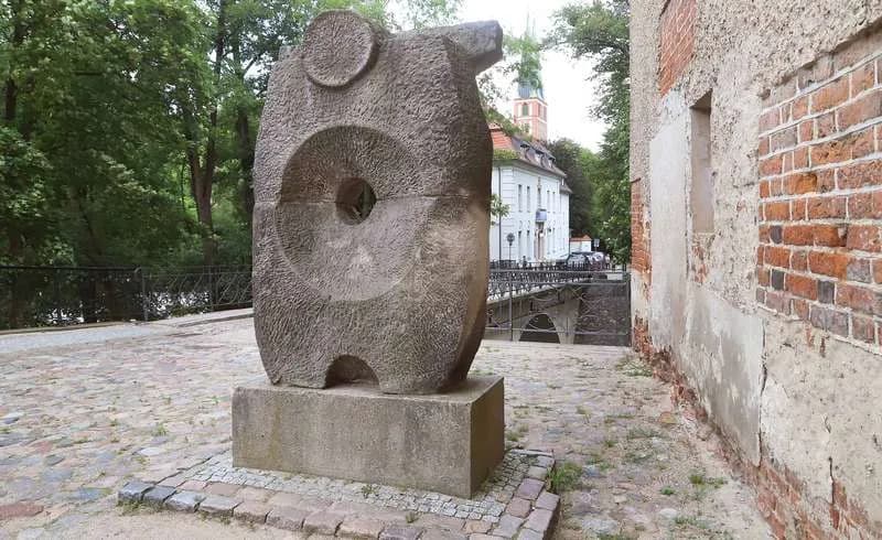 Rzeźby Poznań: odkryj niezwykłe pomniki i ich tajemnice w mieście Rzeźby Poznań: odkryj niezwykłe pomniki i ich tajemnice w mieście