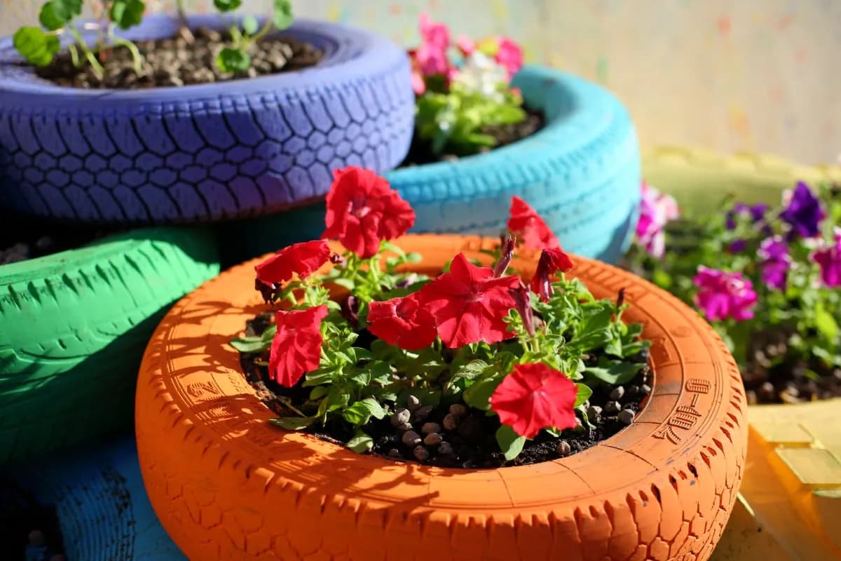 Rzeźby z opon: kreatywne pomysły na unikalne dekoracje ogrodowe Rzeźby z opon: kreatywne pomysły na unikalne dekoracje ogrodowe