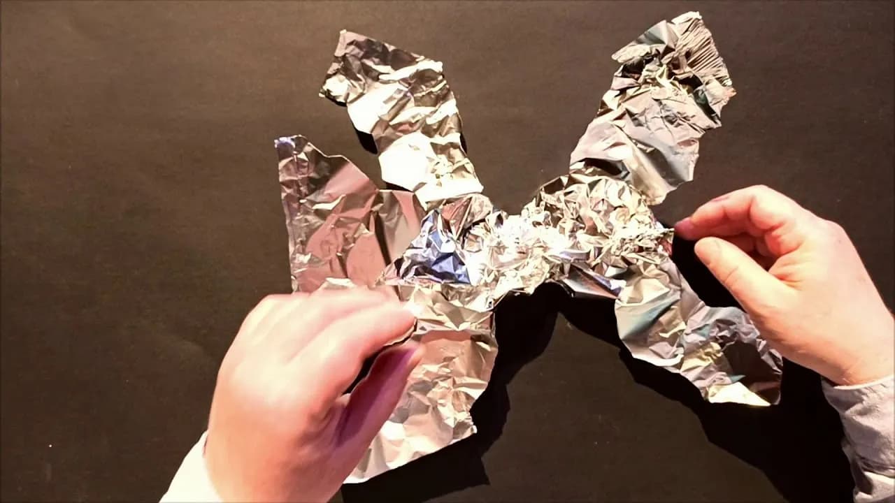 Twórz niesamowite rzeźby z folii aluminiowej - techniki i pomysły dla każdego Twórz niesamowite rzeźby z folii aluminiowej - techniki i pomysły dla każdego