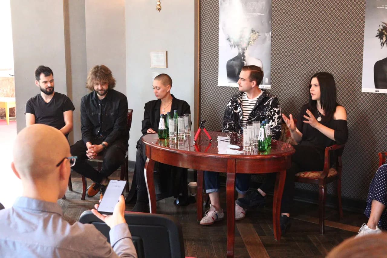 Grupa krwi spektakl - odkryj tajemnice dramatycznej fabuły i wystawień Grupa krwi spektakl - odkryj tajemnice dramatycznej fabuły i wystawień