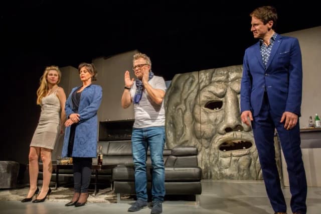 Spektakl kłamstwo – emocjonująca analiza fabuły i recenzje występu Spektakl kłamstwo – emocjonująca analiza fabuły i recenzje występu