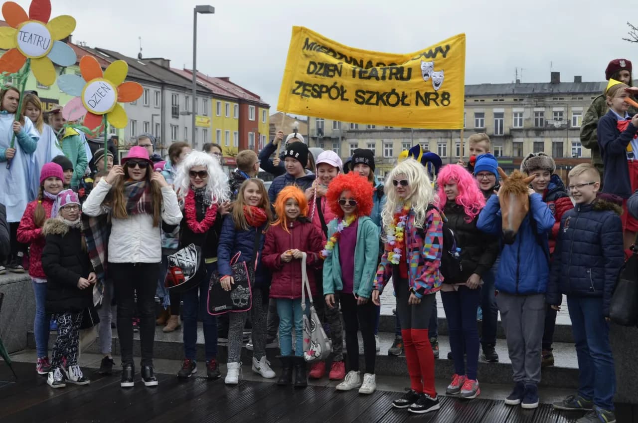 Żywa rzeźba: odkryj fascynujący świat sztuki performatywnej Żywa rzeźba: odkryj fascynujący świat sztuki performatywnej