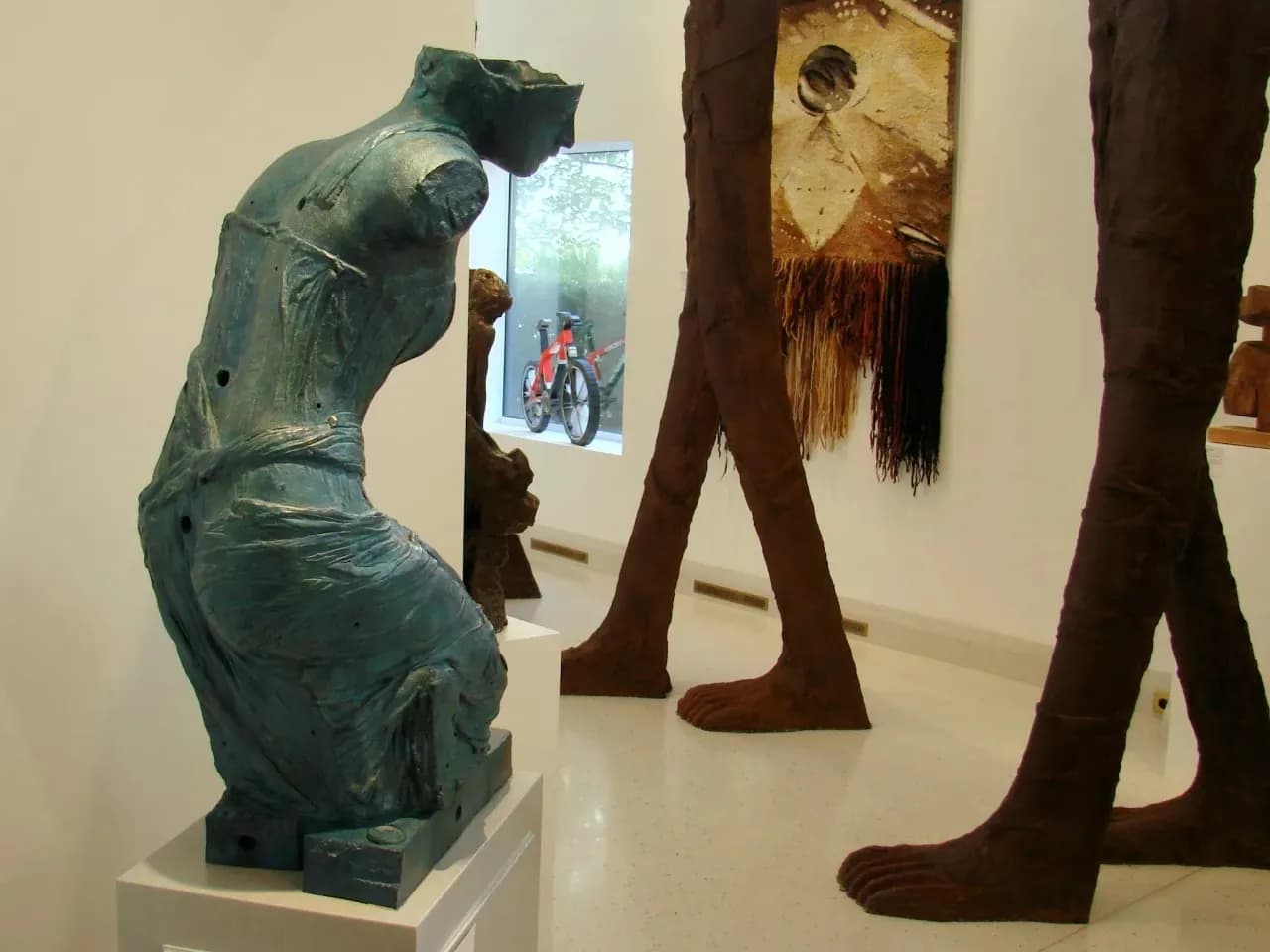 Mitoraj rzeźba: Odkryj tajemnice i znaczenie jego dzieł w sztuce Mitoraj rzeźba: Odkryj tajemnice i znaczenie jego dzieł w sztuce