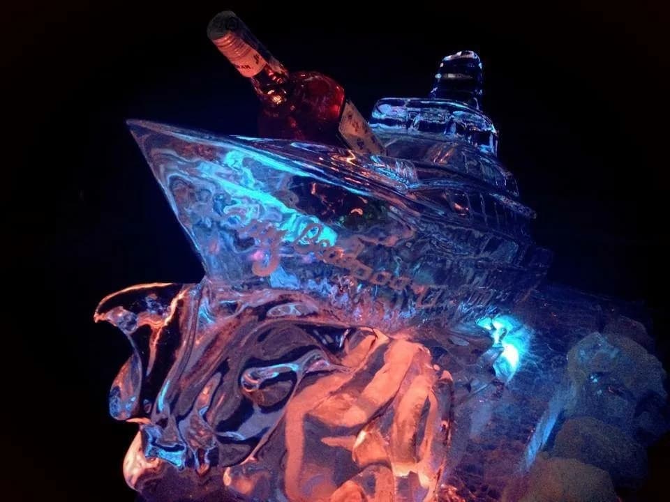 Rzeźby lodowe: jak stworzyć niezapomniane atrakcje na imprezy Rzeźby lodowe: jak stworzyć niezapomniane atrakcje na imprezy