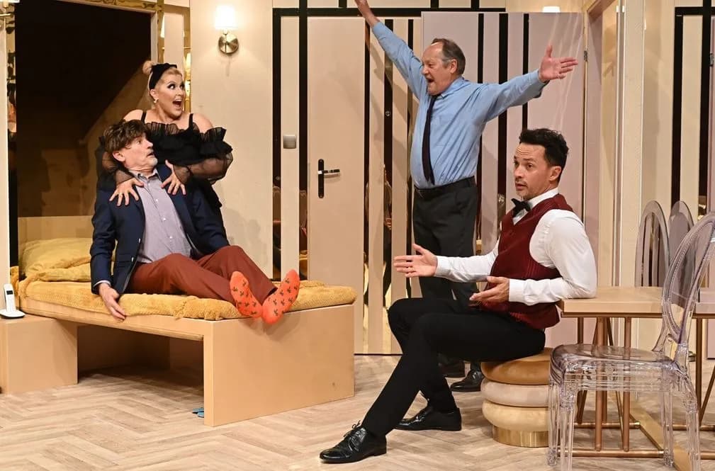 Prezent urodzinowy w Teatrze Capitol - bilety, obsada i terminy spektaklu Prezent urodzinowy w Teatrze Capitol - bilety, obsada i terminy spektaklu